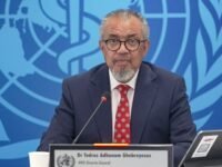 المدير العام لمنظمة الصحة العالمية تيدروس أدهانوم غيبريسوس خلال مؤتمر صحفي افتراضي حول فيروس هانتا.