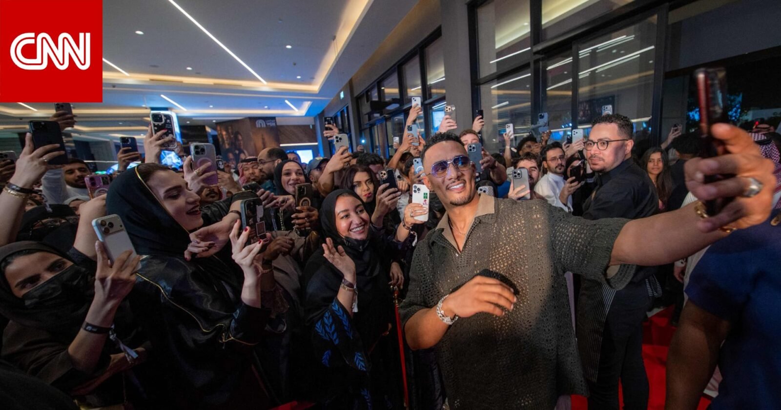 محمد رمضان والمخرج محمد دياب وفريق عمل فيلم أسد في العرض الخاص بالرياض