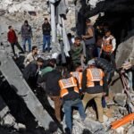 صورة لخيام نازحين متضررة جراء قصف جوي في قطاع غزة