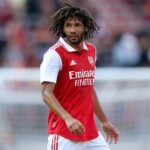 محمد النني لاعب كرة قدم مصري يرتدي قميص أرسنال، صورة أرشيفية