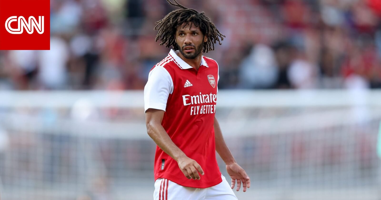 محمد النني يهنئ أرسنال بتتويجه بلقب الدوري الإنجليزي الممتاز في رسالة مؤثرة 3 محمد النني لاعب كرة قدم مصري يرتدي قميص أرسنال، صورة أرشيفية