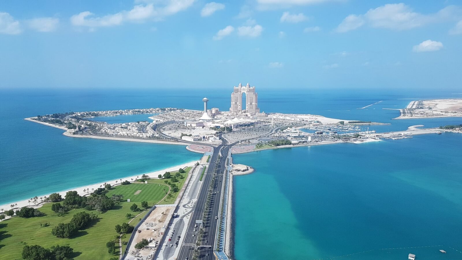 صورة جوية لمحطة براكة للطاقة النووية في الإمارات العربية المتحدة