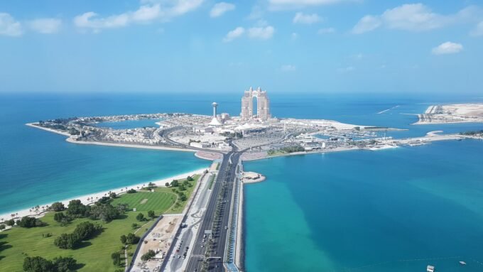 صورة جوية لمحطة براكة للطاقة النووية في الإمارات العربية المتحدة