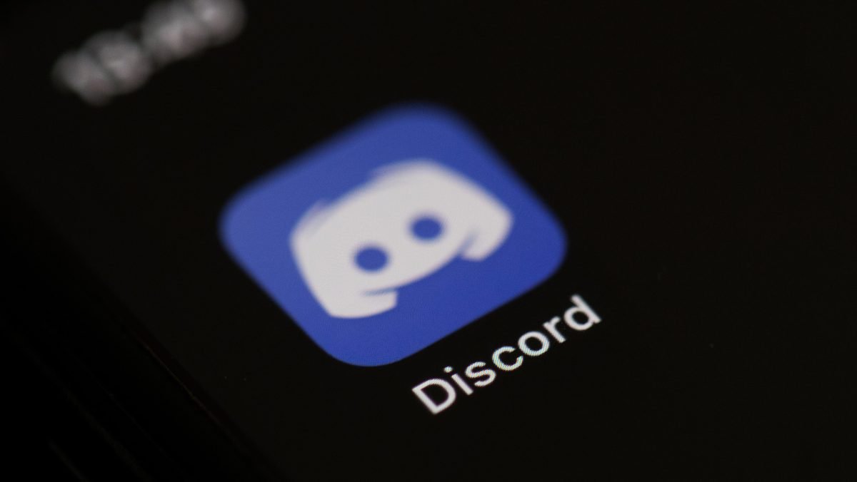 Discord logo with a lock icon, symbolizing end-to-end encrypted voice and video calls.