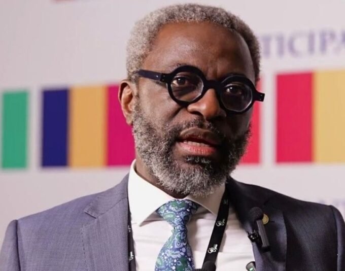 Gacyen Mouely, expert en contrat pétrolier