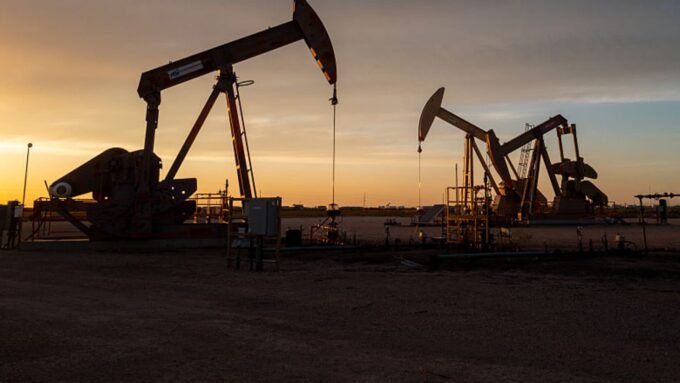 Oil prices react to U.S.-Iran diplomatic efforts and geopolitical tensions
