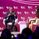 Le président rwandais Paul Kagame s'exprimant lors de l'Africa CEO Forum à Kigali, appelant à l'autonomie économique africaine et à dire non au double discours des grandes puissances.