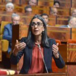Nadia Fettah, Ministre de l'Économie et des Finances, s'exprimant sur la réglementation bancaire.