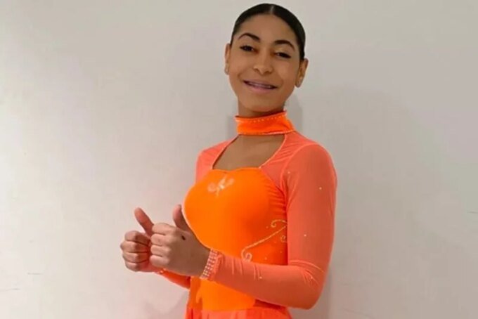 Lina Hilali, patineuse artistique marocaine sur roulettes, en pleine performance à la Coupe du Monde en Allemagne