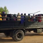 Des otages des jihadistes, secourus par l’armée nigériane, sont photographiés à leur arrivée à Maiduguri, le 20 mai 2024.