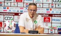 Mohamed Ouahbi, sélectionneur de l'équipe nationale marocaine, annonçant la composition de l'équipe des Lions de l'Atlas pour la Coupe du Monde 2026.