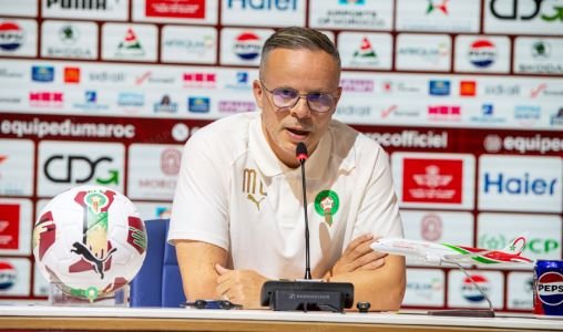 Mohamed Ouahbi, sélectionneur de l'équipe nationale marocaine, annonçant la composition de l'équipe des Lions de l'Atlas pour la Coupe du Monde 2026.