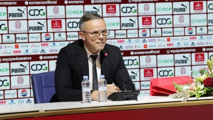 Mondial 2026 : Ouahbi Révèle une Liste Marocaine Entre Audace et Continuité 8 Mohamed Ouahbi, sélectionneur de l'équipe nationale du Maroc, lors de l'annonce de la liste des joueurs pour la Coupe du monde 2026.