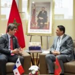 Omar Hejira, Secrétaire d’État chargé du Commerce extérieur, s’entretient avec Carlos A. Hoyos, vice-ministre des Relations extérieures du Panama, à Rabat.