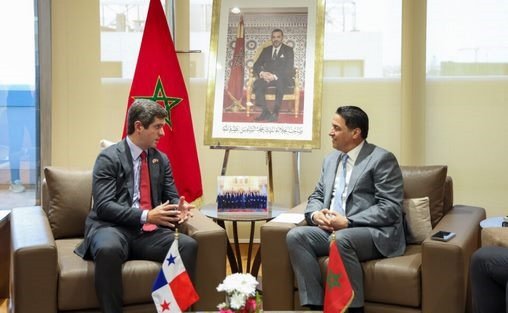Omar Hejira, Secrétaire d’État chargé du Commerce extérieur, s’entretient avec Carlos A. Hoyos, vice-ministre des Relations extérieures du Panama, à Rabat.