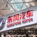 Logo Stellantis et Dongfeng, symbolisant leur alliance pour les véhicules électriques en Europe.