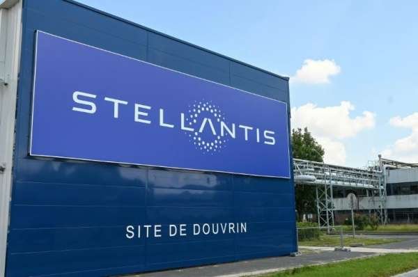 Stellantis, FaSTLAne 2030, plan stratégique, automobile, électrification, investissements, marques, technologie, croissance mondiale, Antonio Filosa, plateformes STLA, partenariats