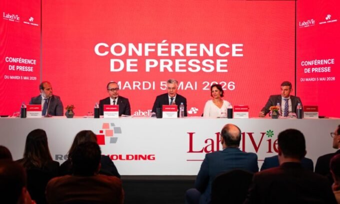 Logo d'A.S Holding Retail et LabelVie, symbolisant leur fusion stratégique au Maroc.