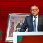 Le président de la FRMF, Fouzi Lekjaa, s'adressant aux membres lors des assemblées générales, soulignant la vision royale pour le football marocain.
