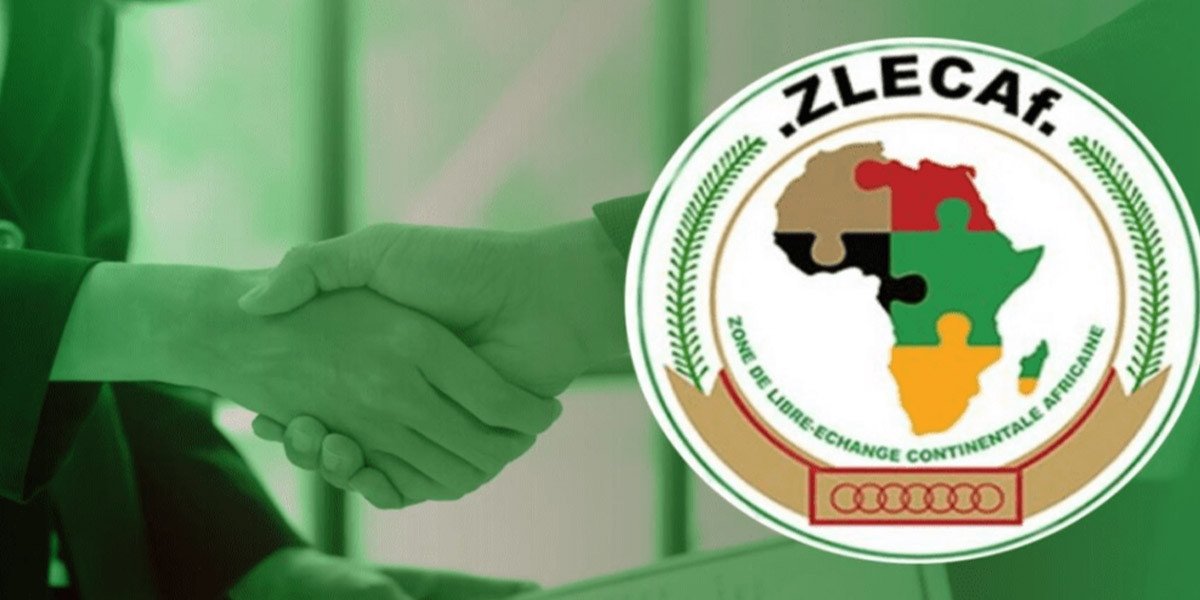L'Afrique, Géant Économique en Devenir : Entre Promesses et Obstacles Structurels 3 Carte du continent africain avec des symboles de commerce et d'investissement, illustrant le potentiel économique et les défis structurels.