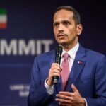 صورة تجمع لقطات متنوعة لأحداث الأسبوع الإخبارية، قد تتضمن رموزاً للجزائر وبريطانيا والشرق الأوسط.