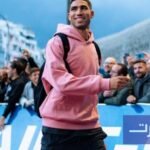 صورة لأشرف حكيمي بقميص المنتخب المغربي خلال مباراة في كأس العالم 2026