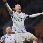 صورة لإرلينج هالاند لاعب النرويج وهو يحتفل بهدف خلال مباراة في تصفيات كأس العالم.
