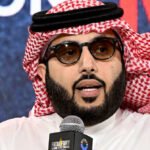 صورة للأمير عبدالرحمن بن مساعد والمستشار تركي آل الشيخ