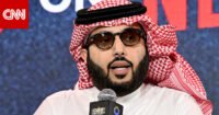 صورة للأمير عبدالرحمن بن مساعد والمستشار تركي آل الشيخ