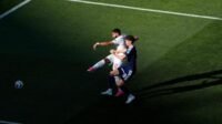 احتفال اللاعب المغربي إسماعيل الصيباري بهدفه في مرمى أسكتلندا خلال مباراة كأس العالم 2026.