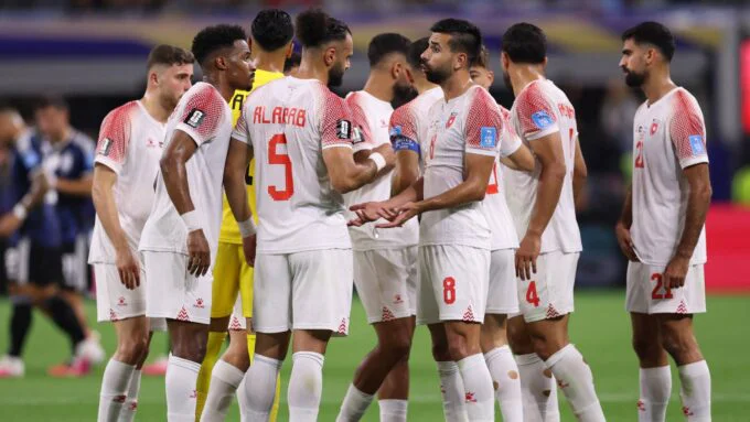 صورة الدكتور عامر بني عامر يتحدث عن أهمية الهوية الجماعية في الأردن مستلهمًا من أداء منتخب النشامى.