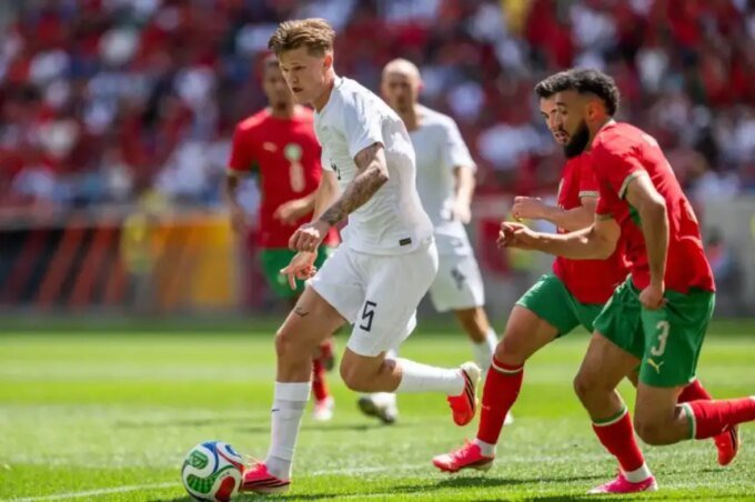 صورة جماعية للاعبي المنتخب المغربي خلال مباراتهم الودية ضد النرويج