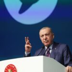 الرئيس التركي رجب طيب أردوغان يتحدث في مؤتمر صحفي