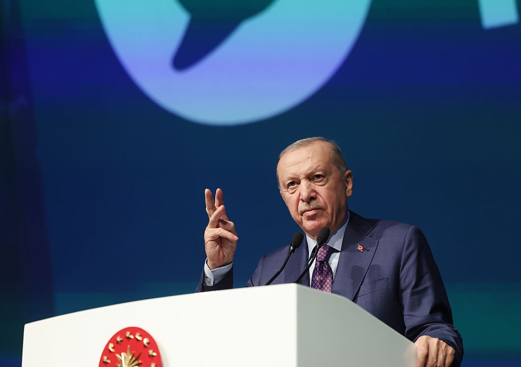 الرئيس التركي رجب طيب أردوغان يتحدث في مؤتمر صحفي