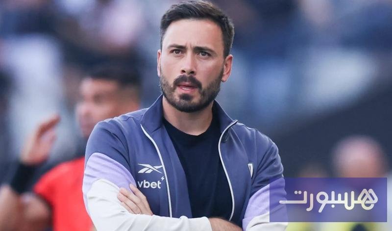 صورة لدافيد أنشيلوتي وهو يقدم كمدرب جديد لنادي ليل الفرنسي
