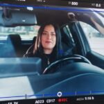 الممثلة سعيدة باعدي والمخرج حميد باسكيط في كواليس تصوير فيلم أحلام لا تموت
