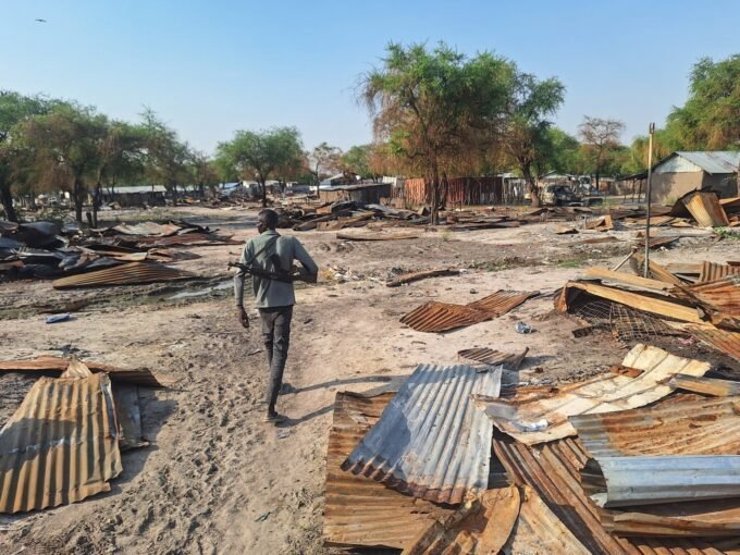 جنوب السودان: تصعيد العنف في جونقلي يخلّف دماراً واسعاً وتهجيراً جماعياً 9 صورة تظهر قرى محترقة ودماراً واسعاً في ولاية جونقلي بجنوب السودان