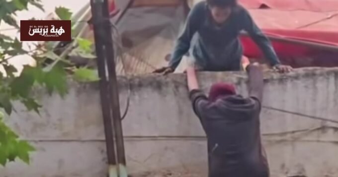صورة لفيلا مهجورة في شارع صلاح الدين الأيوبي بالقنيطرة، تظهر عليها علامات الإهمال وتثير مخاوف السكان.
