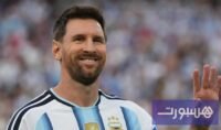 صورة ليونيل ميسي يحتفل بهدف أو إنجاز رياضي في مباراة كرة قدم
