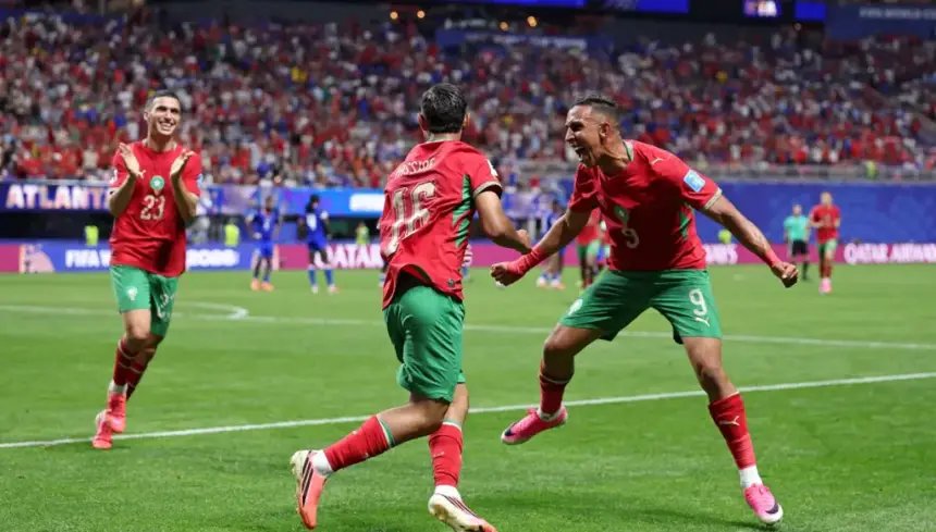 صورة تجمع بين علمي المغرب وهولندا مع شعار كأس العالم 2026