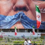إيران تكشف كواليس توقيع مذكرة التفاهم الإلكترونية مع الولايات المتحدة: الشفافية والملف النووي في الصدارة 8 صورة توضيحية لمذكرة تفاهم بين إيران والولايات المتحدة، مع إشارة إلى التوقيع الإلكتروني واللغات المتعددة.