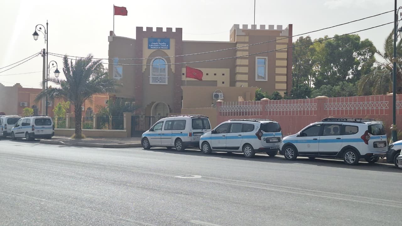 مهنيو سيارات الأجرة بتنجداد يطالبون