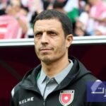 موسى التعمري يوجه زملائه في مباراة المنتخب الأردني ضد سويسرا