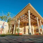 Des élèves de l'école française Odette du Puigaudeau à Dakhla passant leurs premières épreuves du baccalauréat.