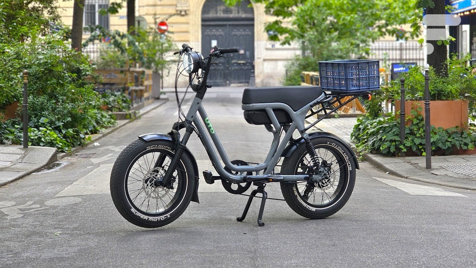 Vélo électrique UTO OG200, fatbike cargo biplace, guidon, selle, moteur Bafang, freins Tektro, suspension
