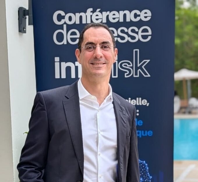 Khalid Ayouch, PDG d'Inforisk, présentant les nouvelles solutions stratégiques de Smart Data B2B pour les entreprises marocaines.