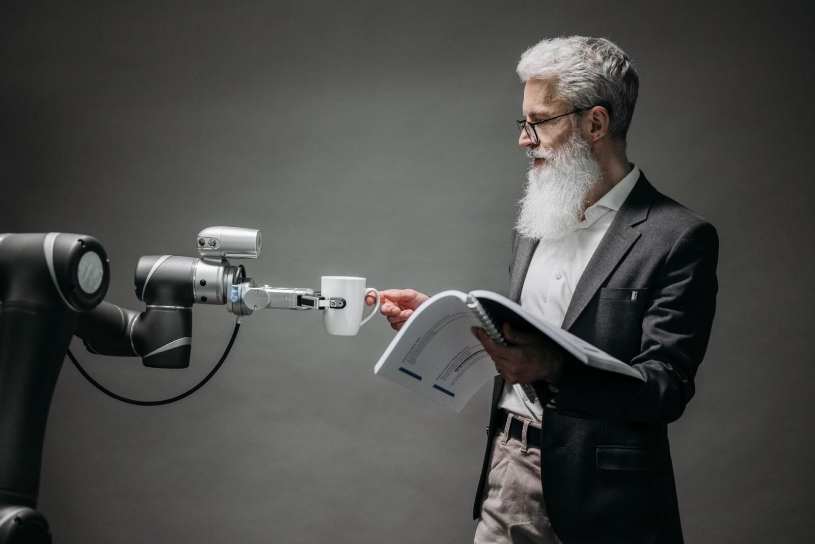 Les moyens les plus intelligents d’utiliser l’intelligence artificielle dans les entreprises modernes. guide complet