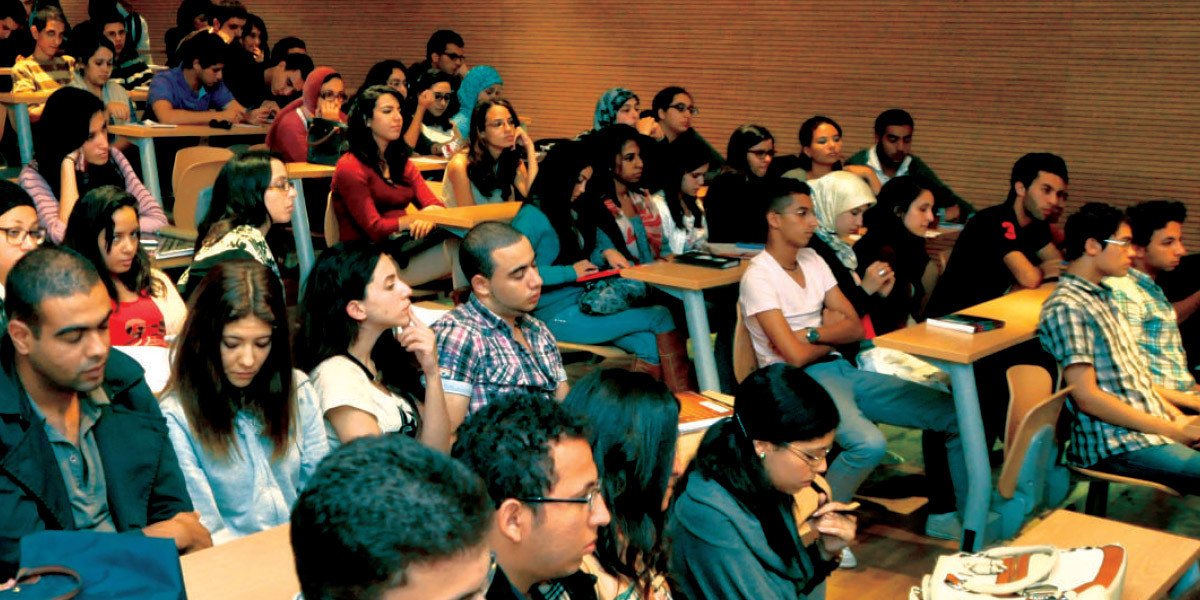 Vue aérienne d'un campus universitaire moderne au Maroc, symbolisant la réforme de l'enseignement supérieur.