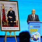 Régionalisation Avancée : La Vision Royale pour un Maroc Modernisé et Équitable 6 Sa Majesté le Roi Mohammed VI soulignant l'importance de la régionalisation avancée pour le développement du Maroc.