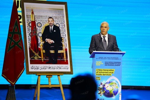 Sa Majesté le Roi Mohammed VI soulignant l'importance de la régionalisation avancée pour le développement du Maroc.